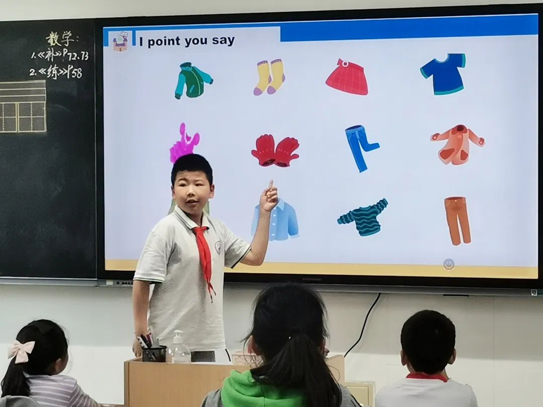 名师_html_m6f2b36fa.jpg