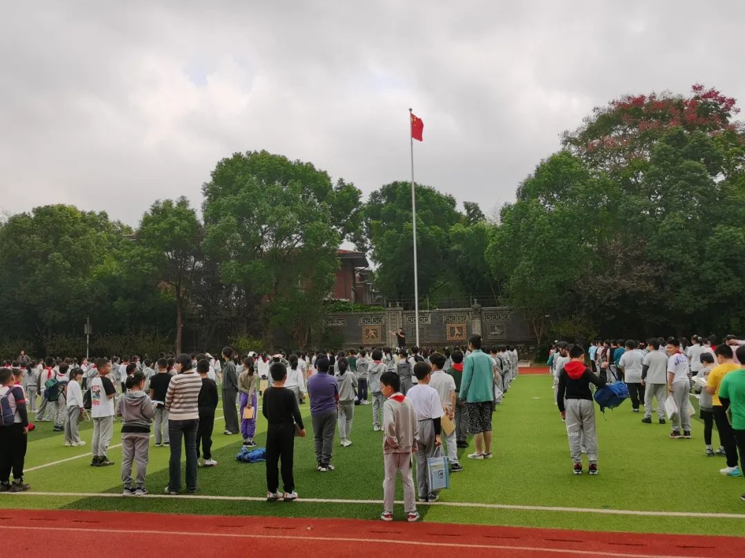 【书院紫金】以练筑防 防患未然—记紫金小学防震消防演练活动