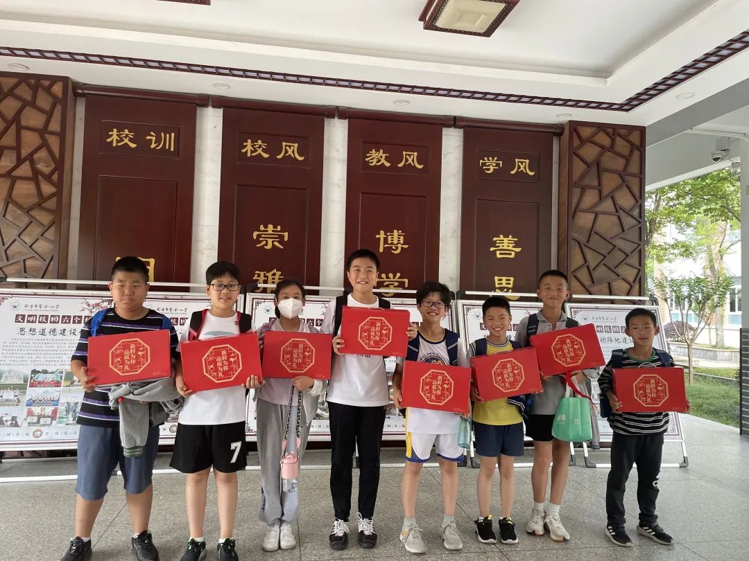 六一u_html_5113862c.jpg