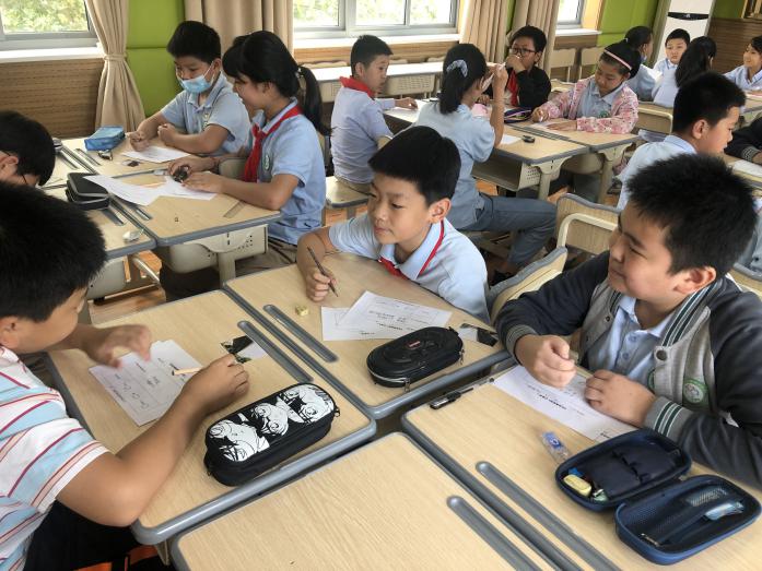 南京市小学科学卓越班第一轮研究课和成果交流报道_html_m6d4f614f.jpg