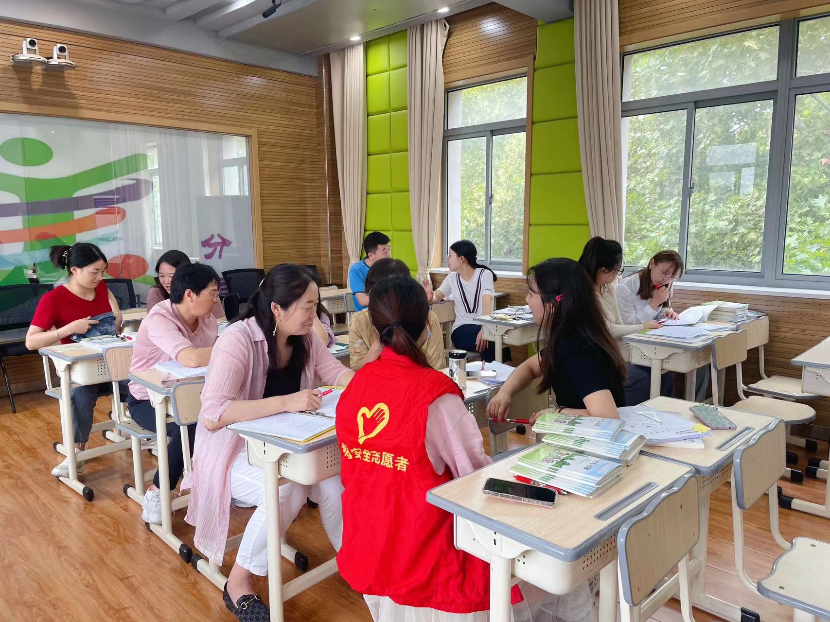 9.21【尚美迈小·学科研究】集体备课促成长,砥砺前行同绽放_html_m4b541801.jpg