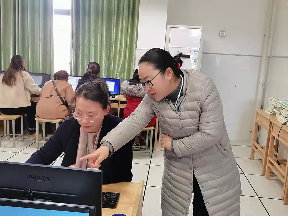 【尚美迈小】红枫映栖霞，青春炫讲台_html_57722624.jpg