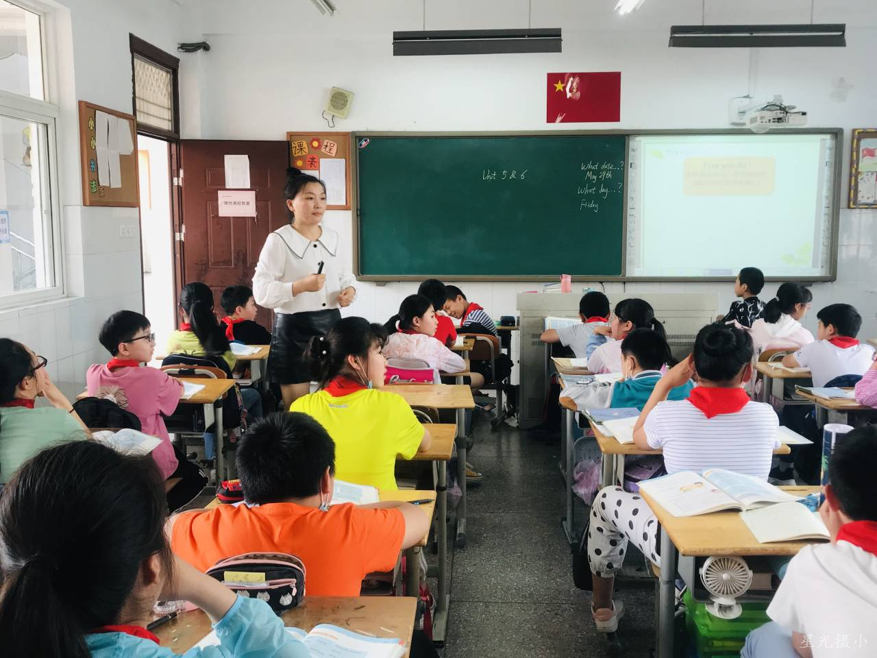 上课教师.jpg