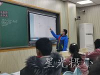 汤徐老师上课.jpg