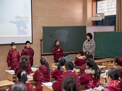 图片3 季颖佳老师执教.jpg