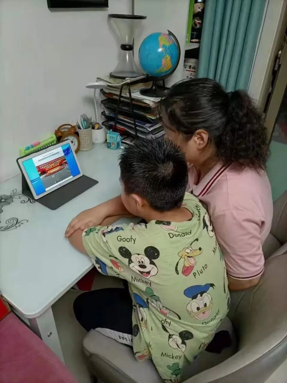 【摄小党建·特色项目】摄山星城小学“志愿服务”好家庭 ——天佐校区四（3）班万瑞家庭介绍