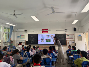 【星光摄小】深耕课堂实效 共探育人新径——摄山星城小学天佐路分校道德与法治教研组校本研修活动报道（一）