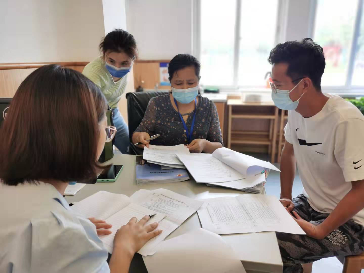 【星光摄小】督导检查，织密开学防疫网——栖霞区教育督导室对摄山星城小学（天佐路校区）开展新冠肺炎疫情防控暨秋季开学专项督导