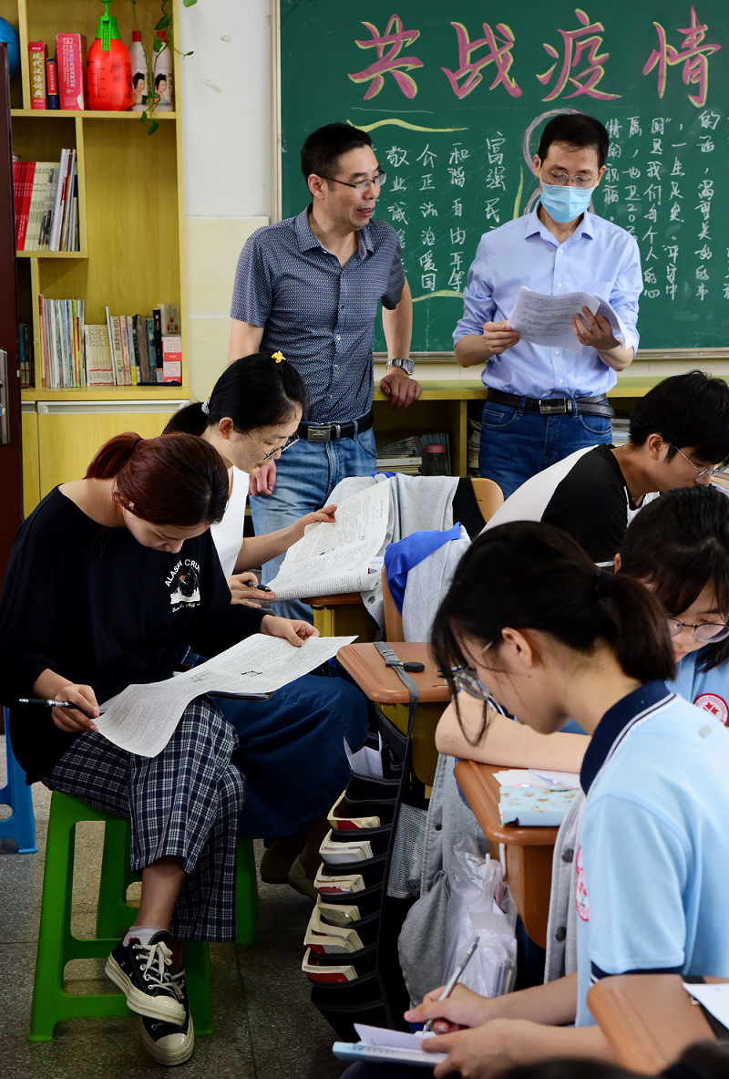 【毅行栖中】立足常态，行稳致远——市区教研员莅临我校指导语文教学工作