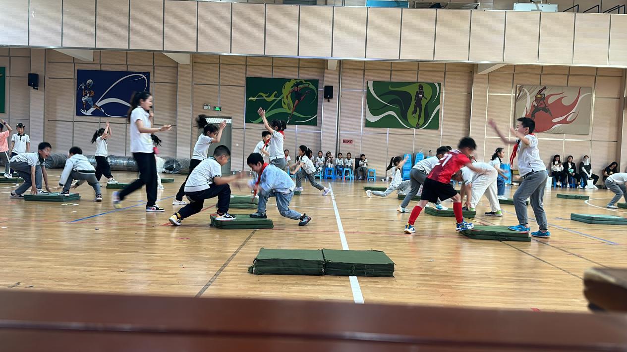 新闻报道6_html_249b8a67.jpg