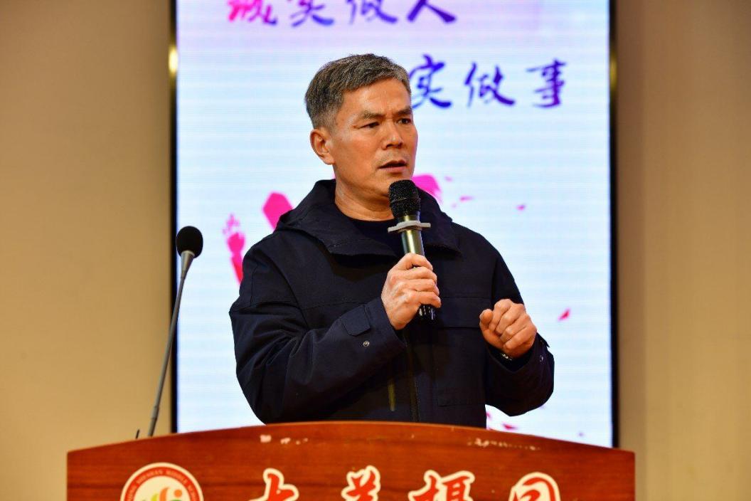 工作室举办2021年度汇报展示活动_html_7f8a6288.jpg