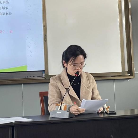 【大美摄园】凝心聚力，共谋发展——摄山中学成功召开七届二次教职工大会_html_m11099af7.jpg