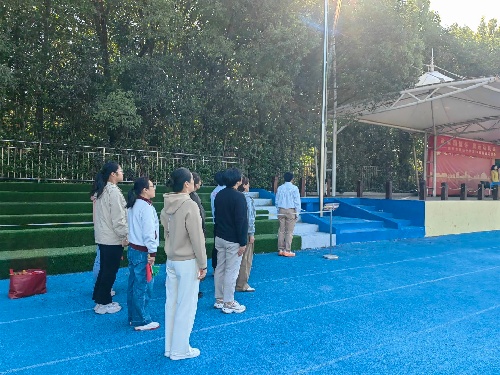 奏唱国歌——1.jpeg 奏唱国歌——1.jpeg