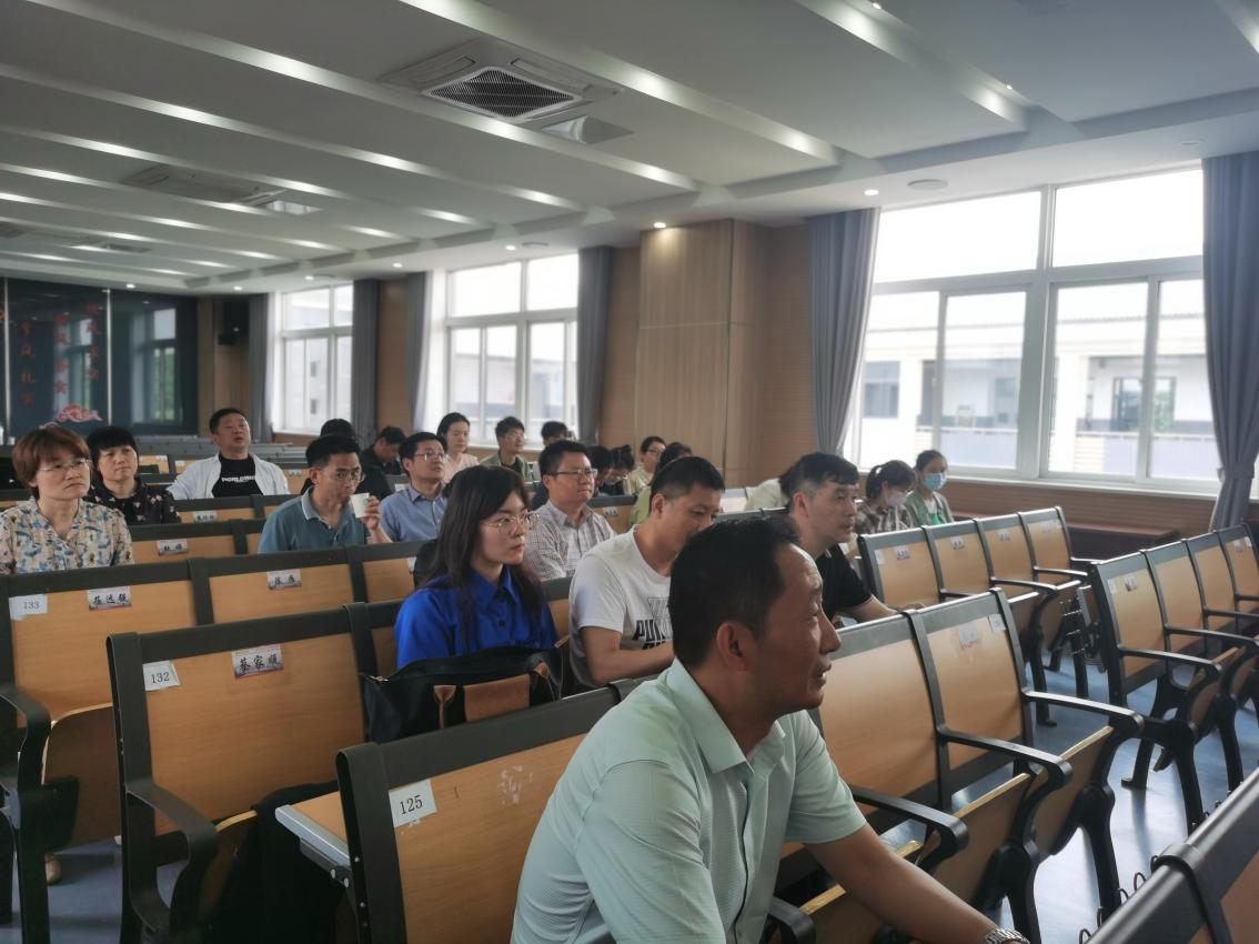 5.15九年级数学教研活动新闻稿_html_18186b04.jpg