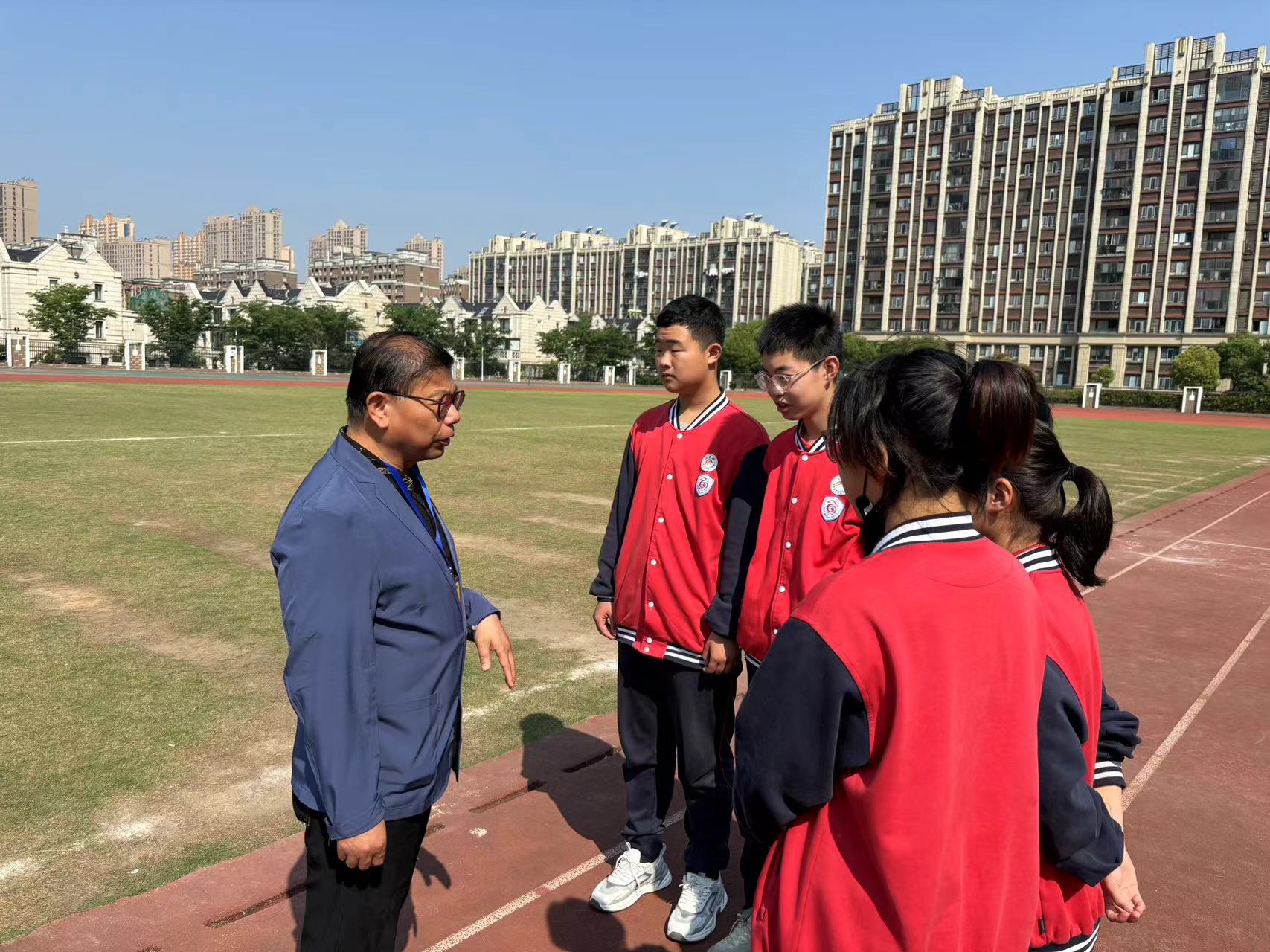 学生访谈.jpg