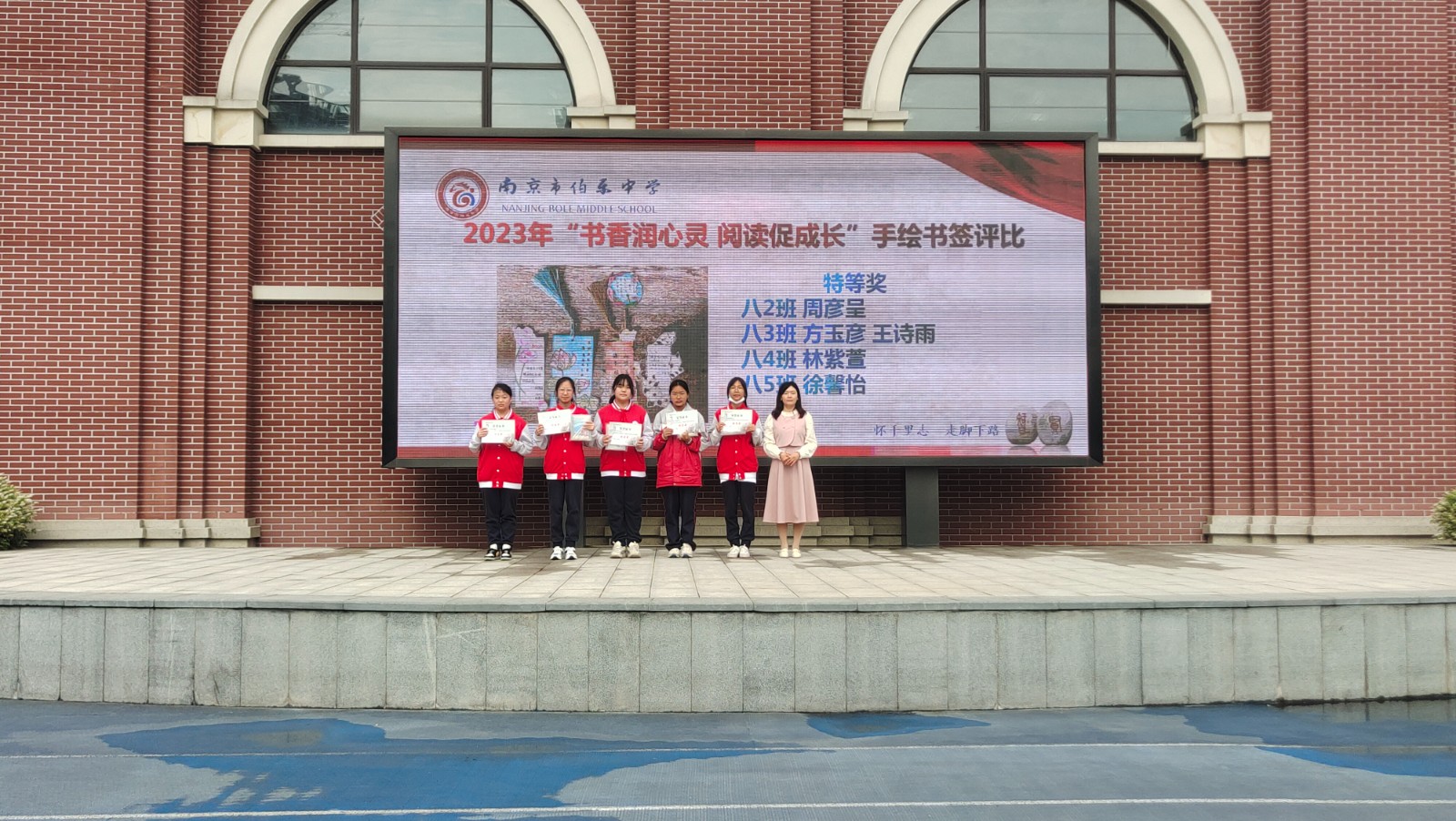 e52dac29f8159c096f7a7f870dd7288.jpg