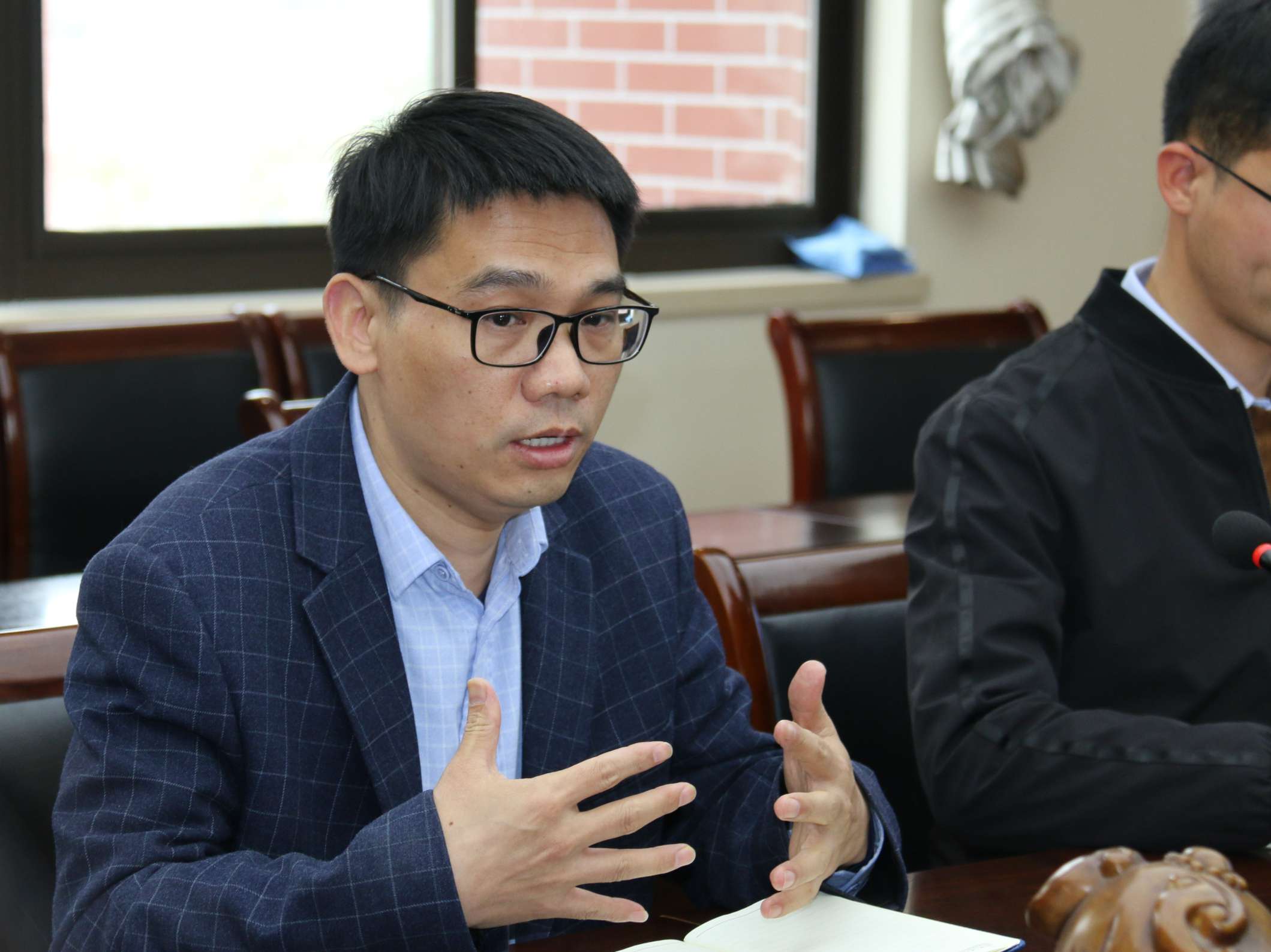 李校.jpg