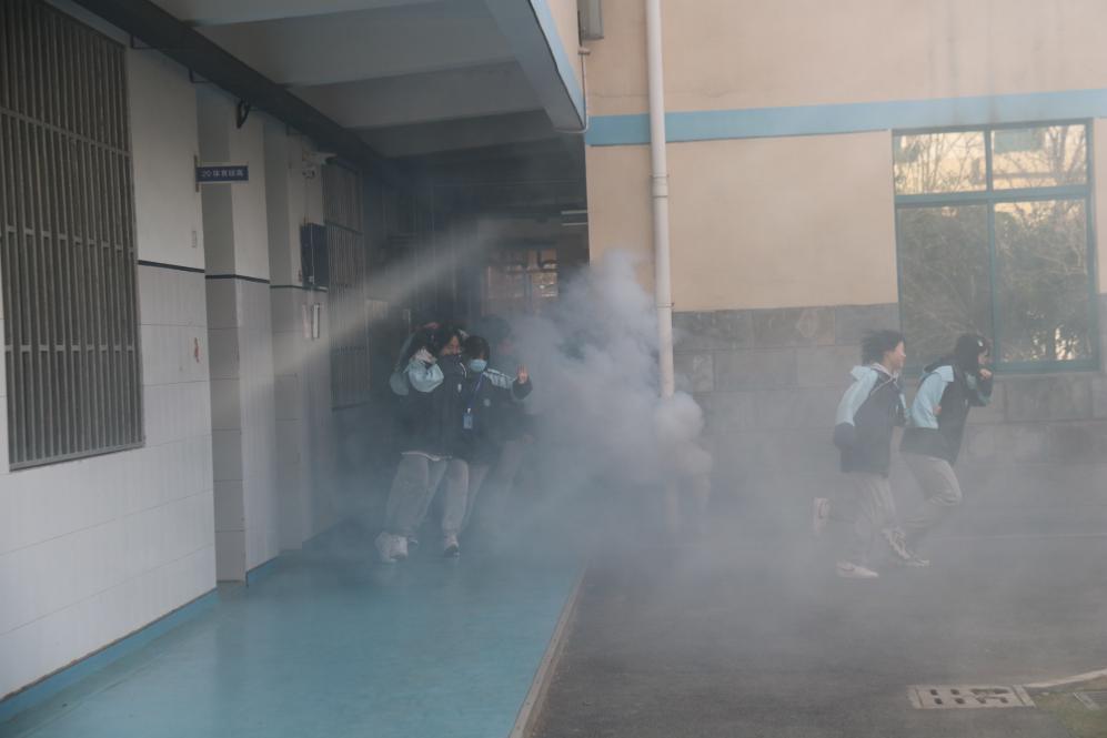 消防演练_html_m3a1cfbe6.jpg