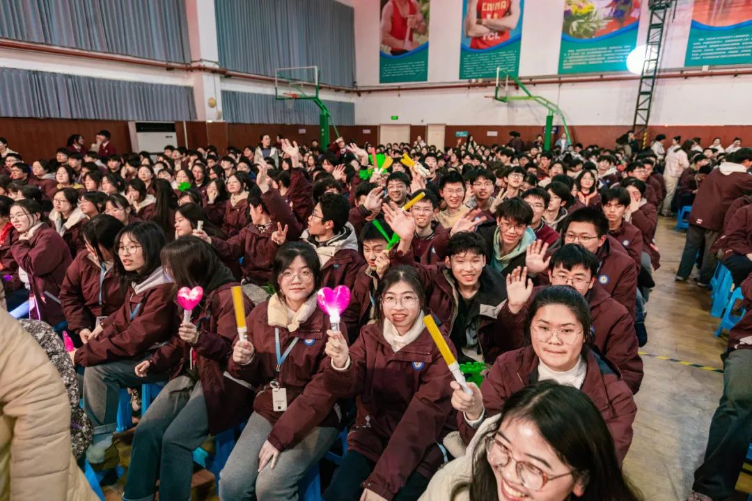 三大篇章绘就青春模样！南京新港中等专业学校元旦汇演太震撼！_html_22589183.jpg