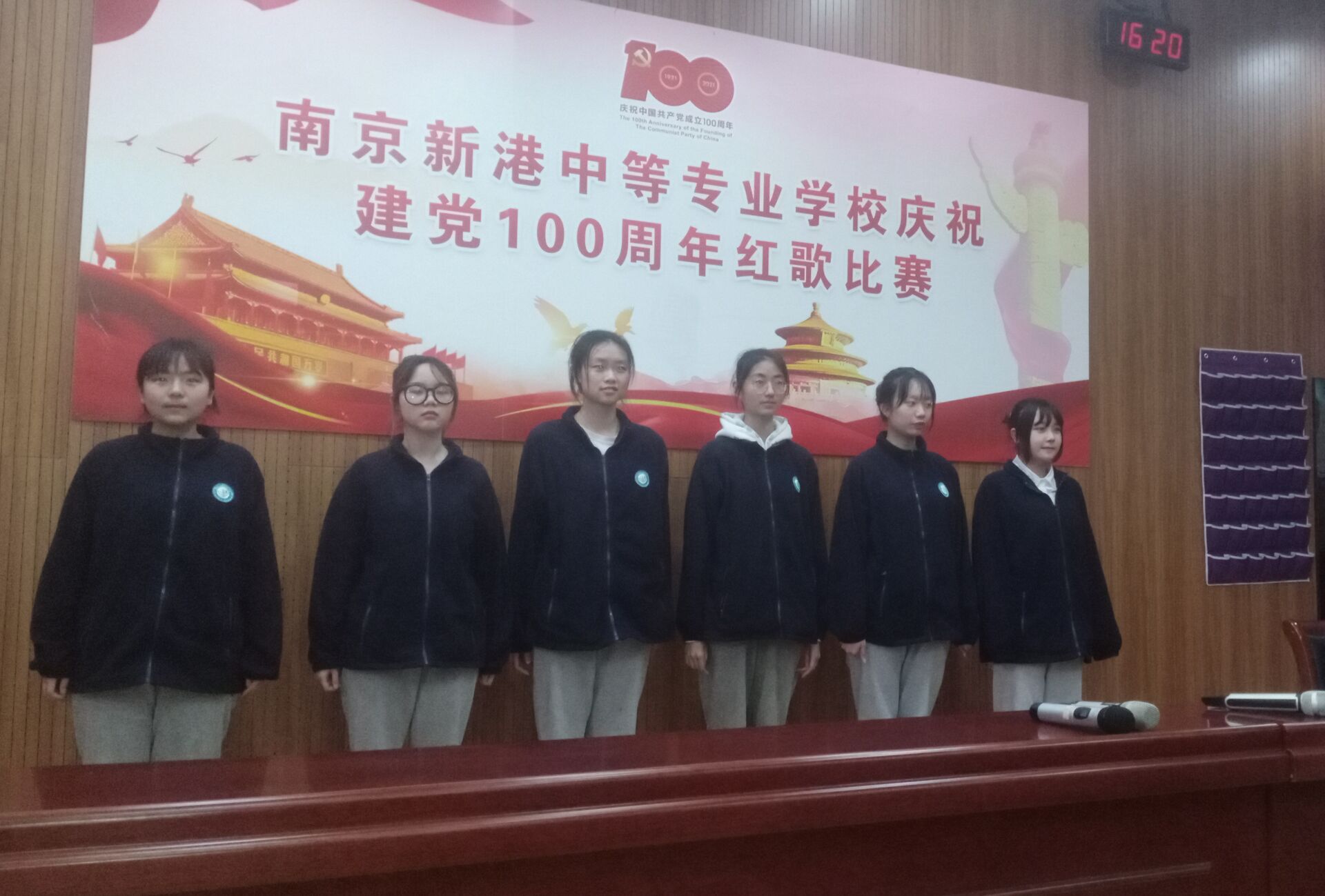 红歌通讯稿_html_m1b34069e.jpg