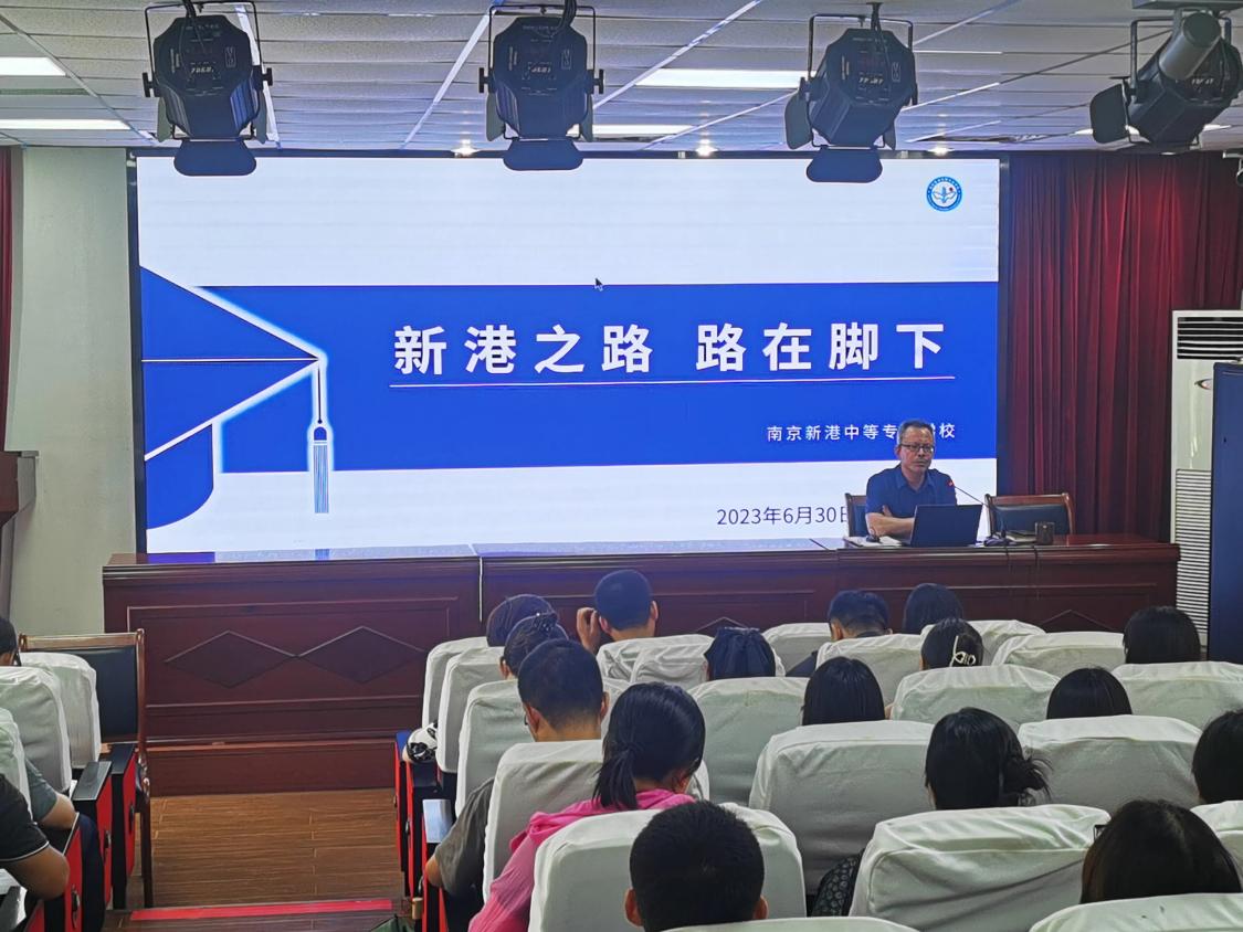 使命在肩，荣光在前_html_6c19eaea.jpg