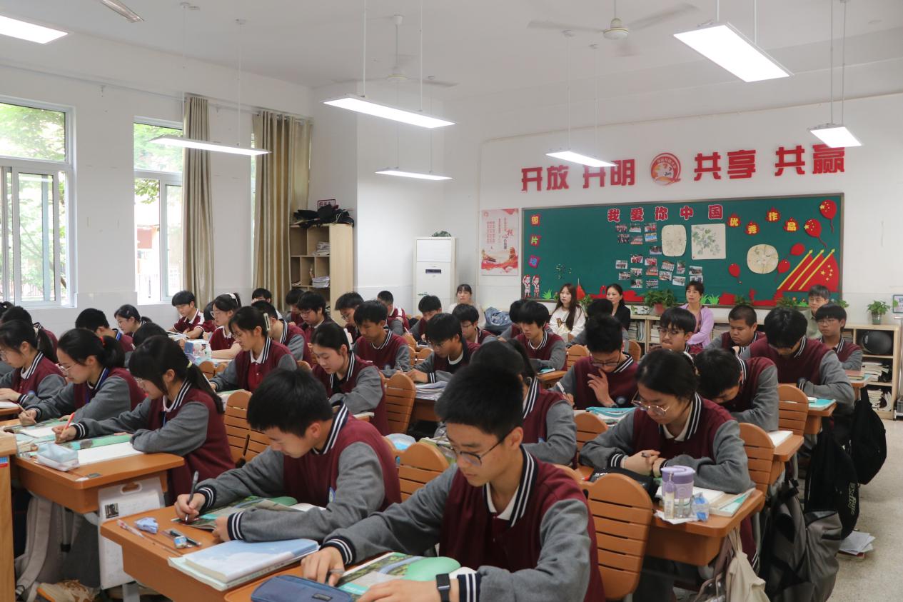 家长开放日0531_html_39123542.jpg