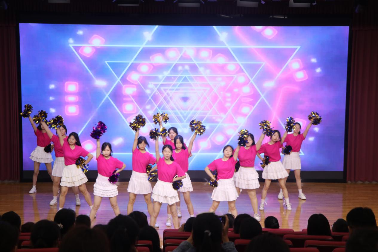 家长开放日0531_html_48d4d57a.jpg