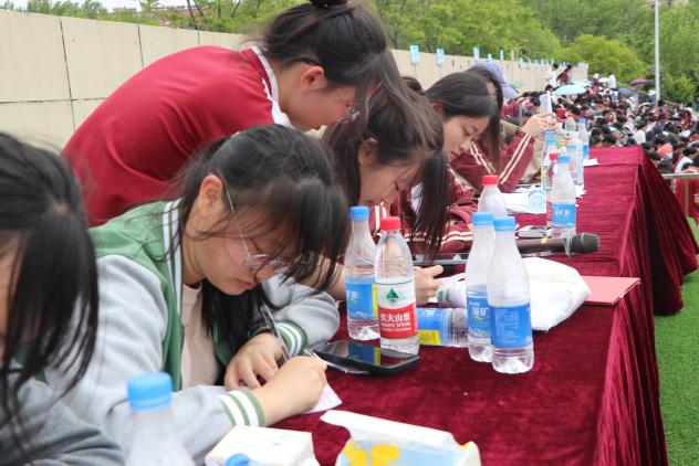 第四十八届春季运动会_html_m5eb6a9e9.jpg