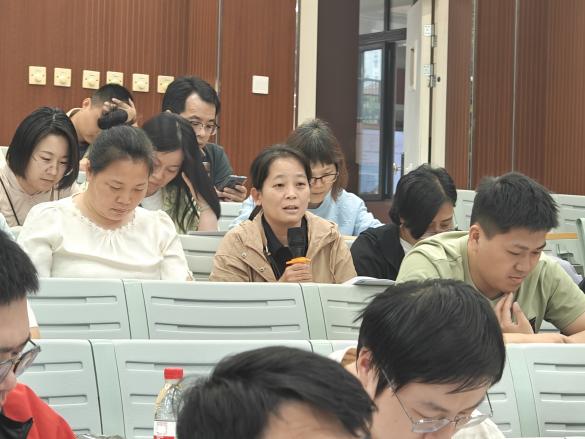 交流互鉴促成长，专业研讨共提升——南京新港中专电子专业市级教研活动_html_1821d219.jpg