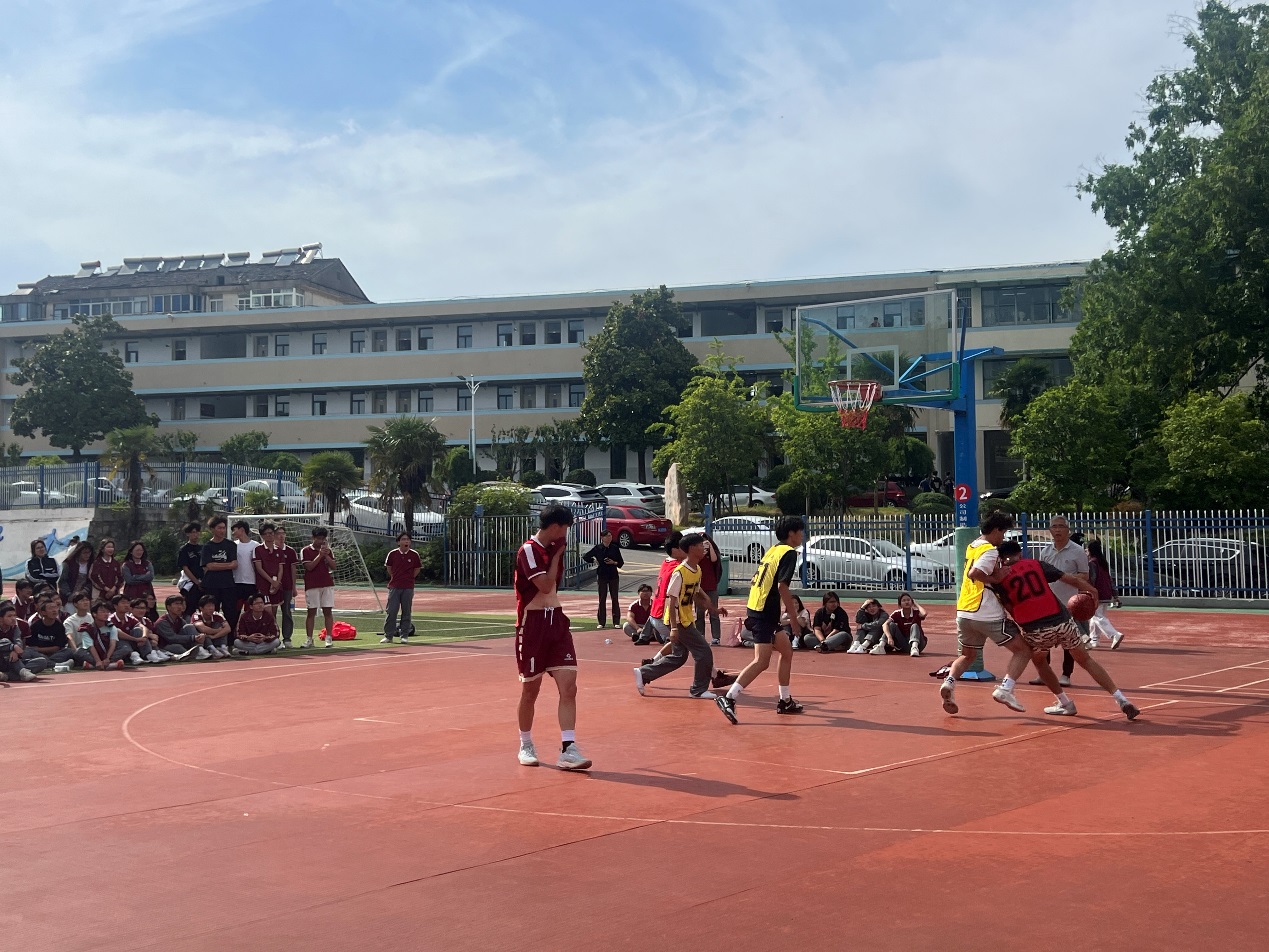 青春激扬，热血碰撞；篮球梦想，校园绽放_html_182329c8.jpg