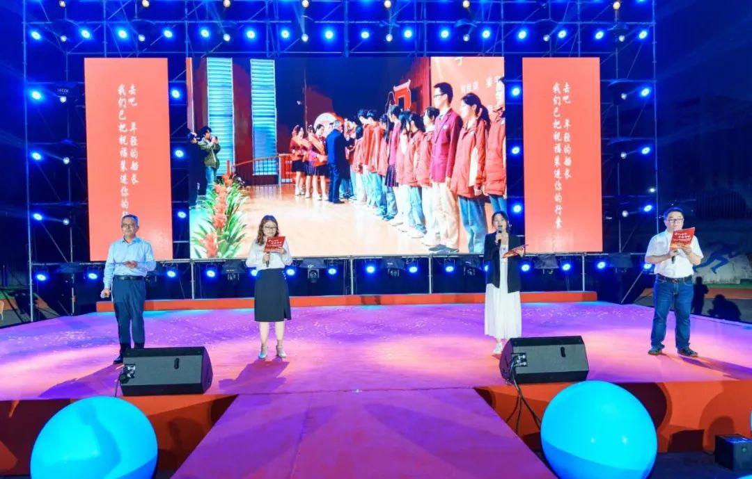从成人门到工匠路，南京新港中专这场成人礼让传统与匠心同频共振！_html_m6723e47d.jpg