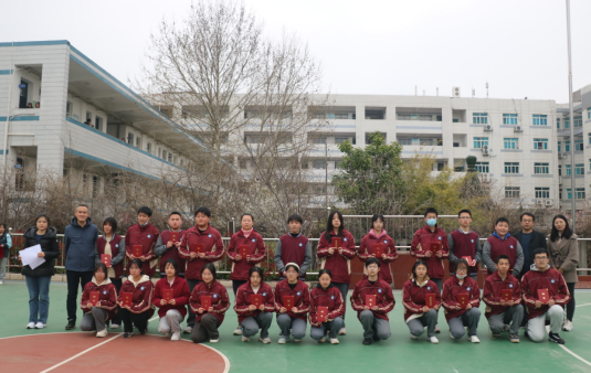 向标兵看齐  向进步学习_html_72ae21d7.png