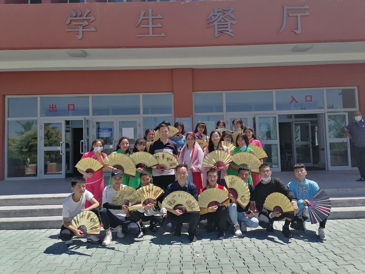 市师德标兵材料  孙长稳（微信用）_html_1b13a5e7.jpg
