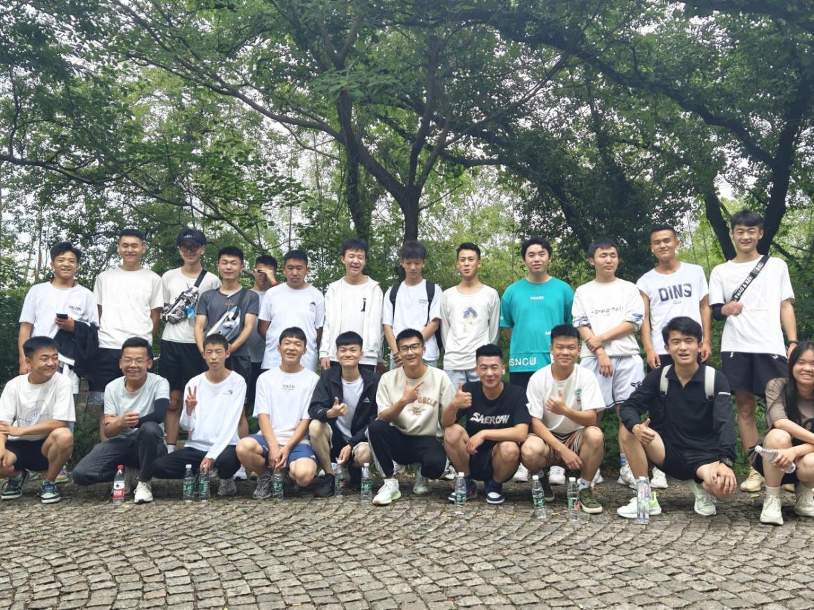 万事皆平淡 唯登紫金山-21物联网青海班登山主题活动_html_mcc507d3.jpg