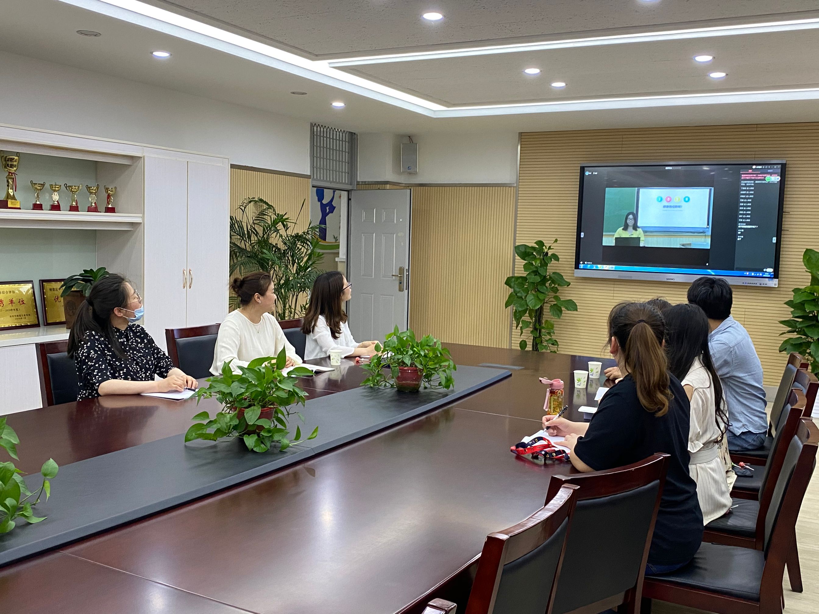 【灵美龙小·龙岸】线上线下相结合 串讲复习新举措