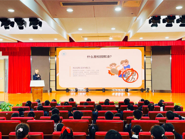 【灵美龙小】与法同行 法治进校园——龙潭中心小学开展法治教育专题讲座_html_60e6aa95.jpg
