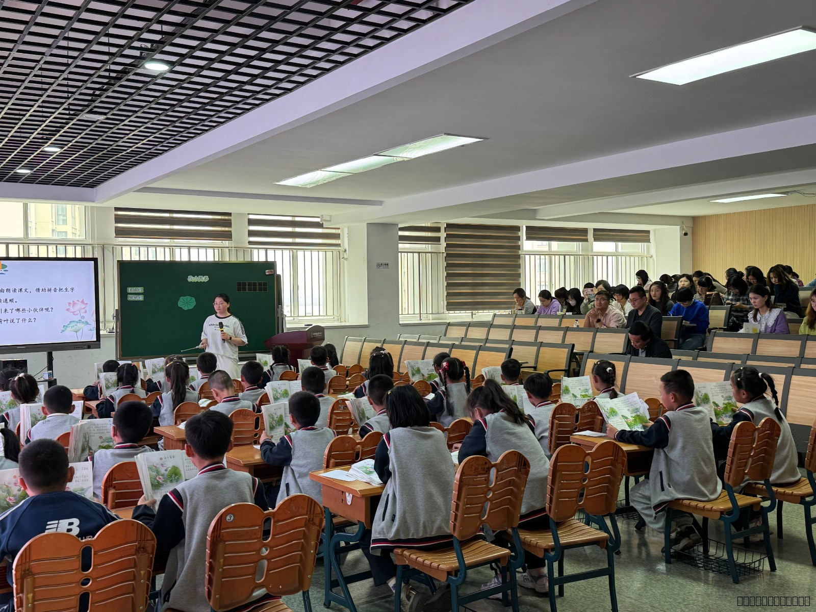 【灵美龙小】集思广益共研讨，携手并进促教学——龙潭中心小学三年级语文组第三次集体备课活动