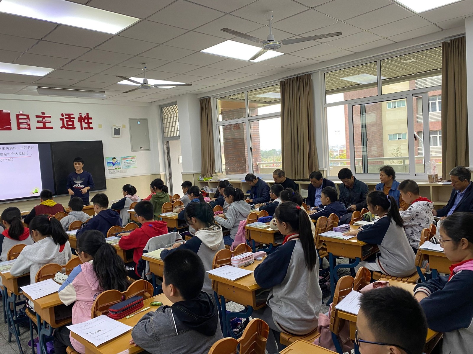 【灵美龙小】聚焦课堂 以课战备