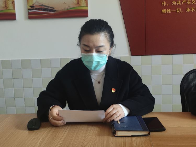 【江畔先锋&middot;书记党课】三尺讲台守初心 立德树人勇担当——龙潭中心小学江畔人家分校党支部开展书记讲党课活动_html_m4b98dcab.jpg