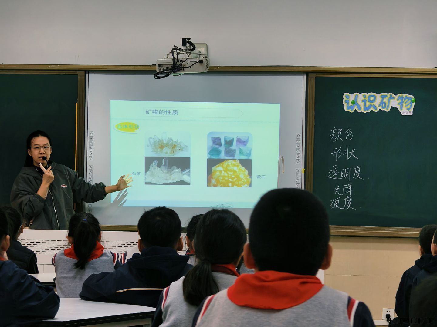 1、小伟上课图1.png.jpeg 1、小伟上课图1.png.jpeg