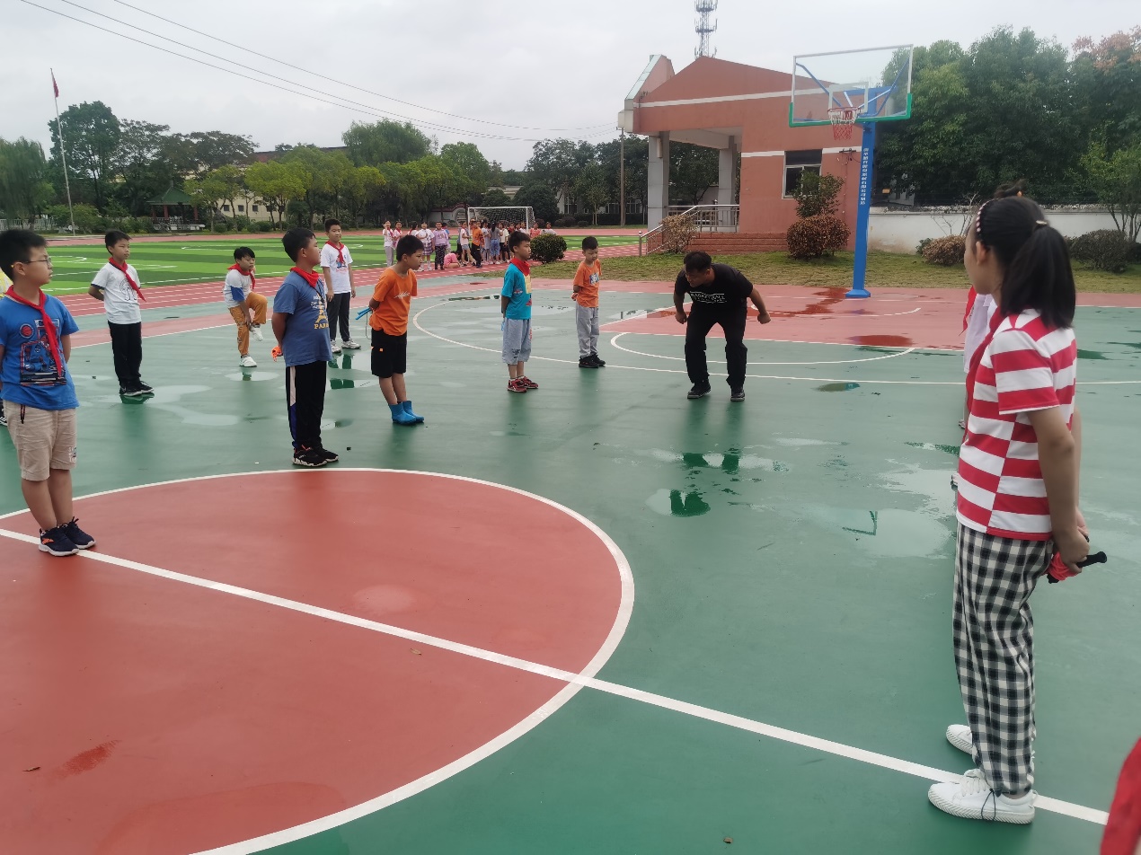 靖安小学体育组9月份教研活动_html_58fede1b.jpg