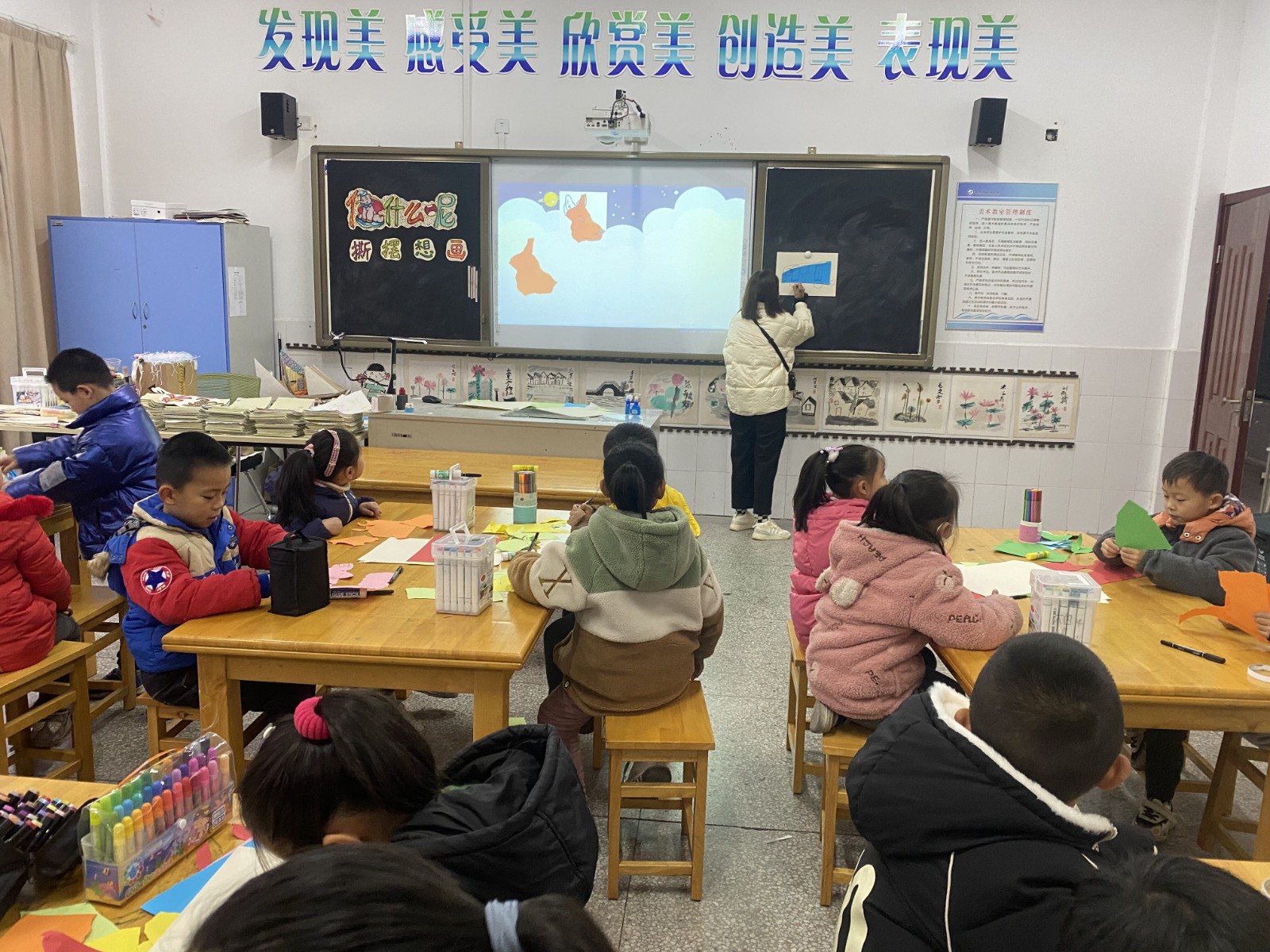 【灵美龙小】“美”在身边，“术”在专攻——美术教研组12月主题活动