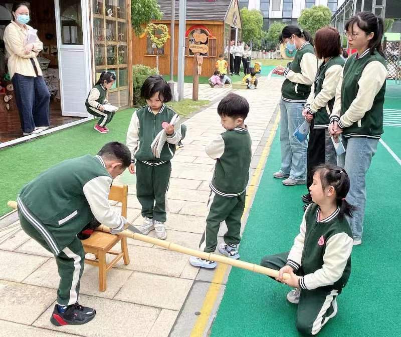 【枫香栖幼】帮扶共进 携手同行  ——栖霞幼儿园翡翠天悦园与红枫园开展结对帮扶活动