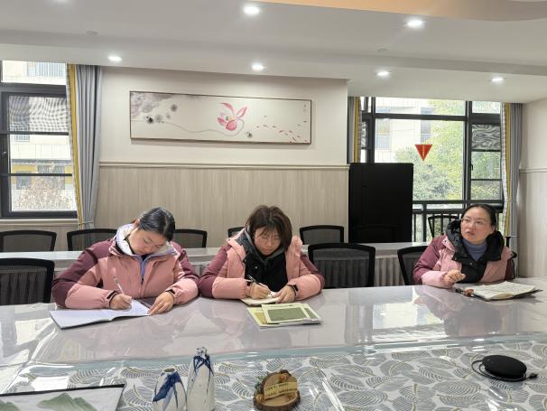 241223坚守初心 做最美幼教人——栖霞幼儿园石埠湾园师德师风专项学习杨锦宇_html_18026c96.jpg