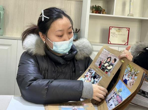 250110成长轨迹档间绘 幼儿时光乐回忆——栖霞幼儿园石埠湾园成长档案评比活动_html_31c528d5.jpg