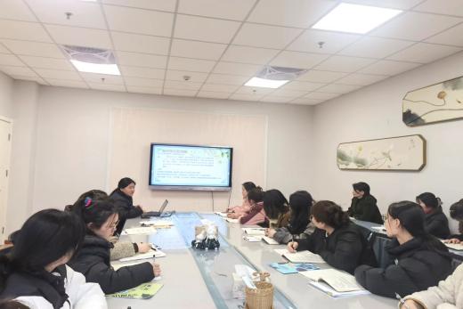 240305聚“微”成长，遇见“媒”好——栖霞幼儿园翡翠天域园信息培训活动(1)_html_4a41a2f7.jpg