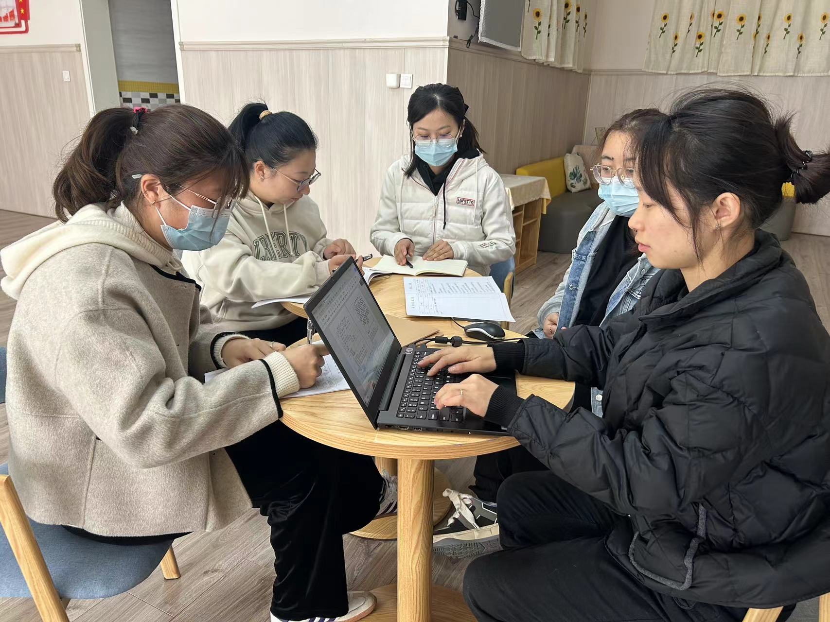 240312观摩交流促成长 学无止境向前行——栖霞幼儿园石埠湾园艺术领域组活动（一）_html_m4ec27930.jpg