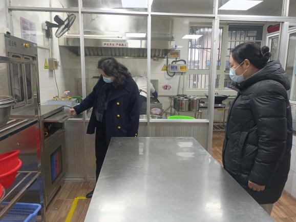 240221筑牢安全防线  用心守护成长——栖霞幼儿园开学前安全大检查_html_m360bf1de.jpg