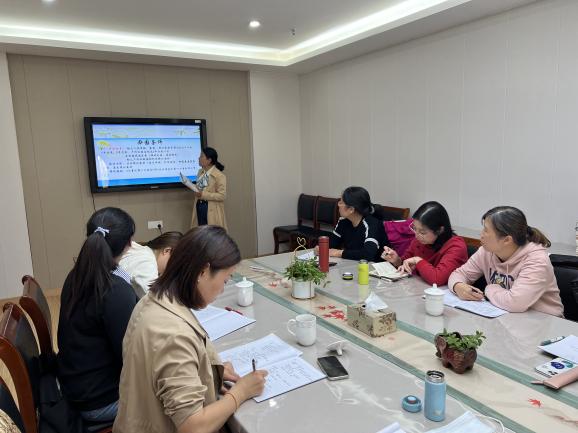 221011精细管理 共助成长——栖霞幼儿园10月后勤工作例会_html_a0843c6.jpg