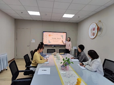 221018 幼儿成长 跃然纸上---栖霞幼儿园翡翠天悦园参加教师成长档案培训_html_12b4113a.png